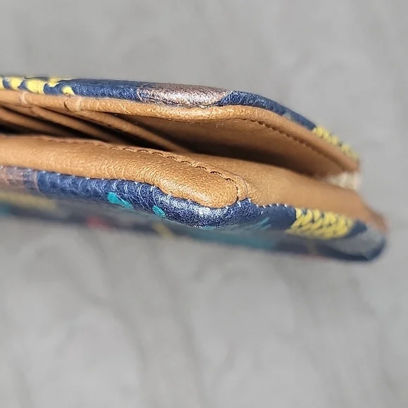 Relic Wallet - Picture 10 of 13